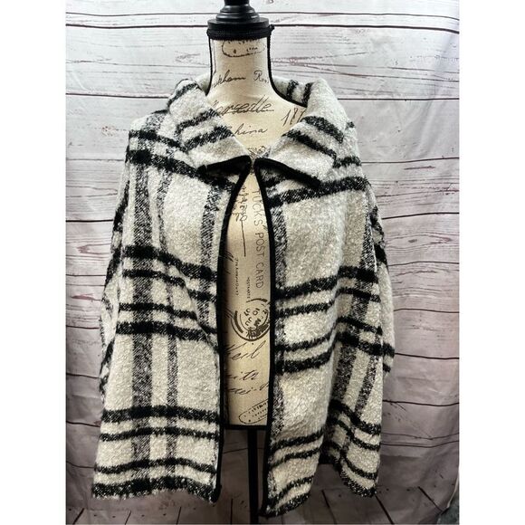 World Market Jackets & Blazers - World Market one size black and white super soft‎ polyester cape